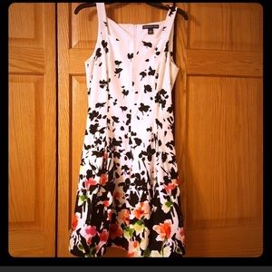 Beautiful spring/summer dress!